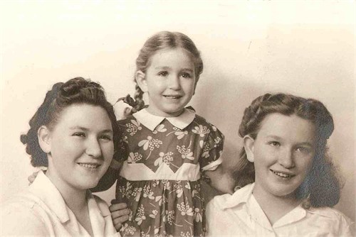 Mom is the little one in the middle.