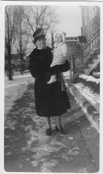 Anna Vitek holding her granddaughter, Gloria Simo